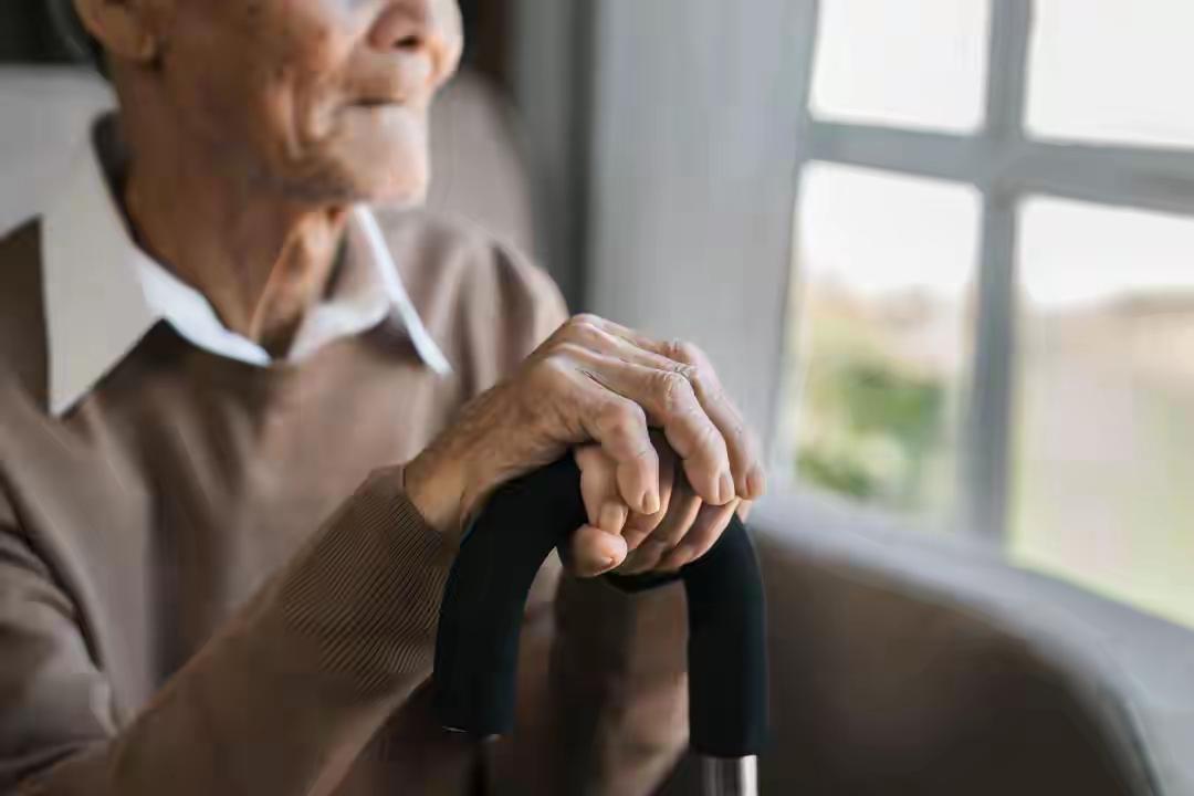 父子决裂四十年，儿子未赡养却继承180万遗产，照料老人的兄弟姐妹仅分得11万，法