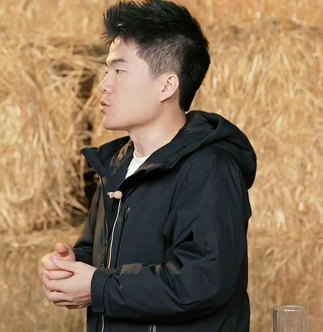 董宇辉是个很神奇的存在，在互联网这个名利场上，他的事情总会打破一些固有思维。