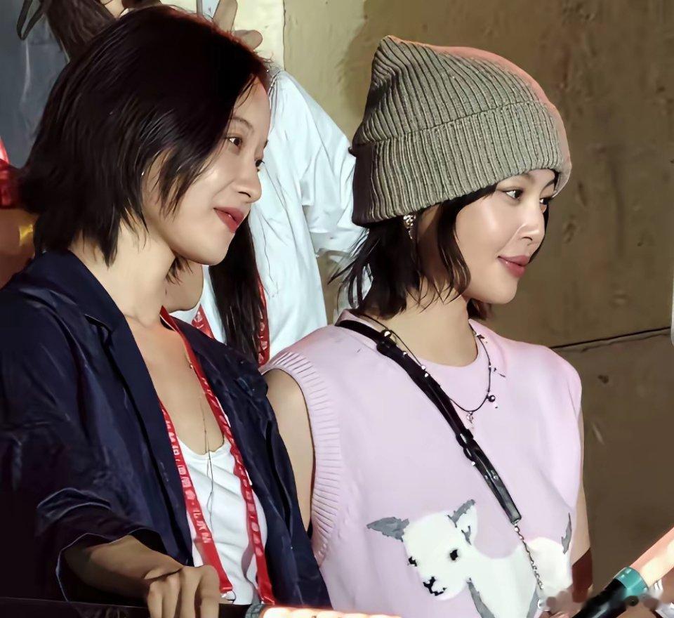 在娱乐圈最好的资源就是人脉，谁能想到，李宇春开个演唱会半个娱乐圈都去了。李宇春皇