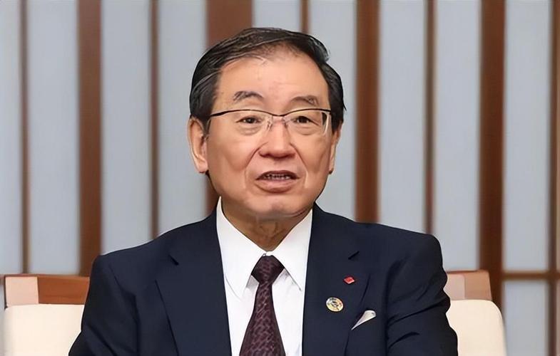 一边在中国市场大把捞金，一边对日本右翼挑衅装聋作哑，如今被断了“粮”，才想起来喊