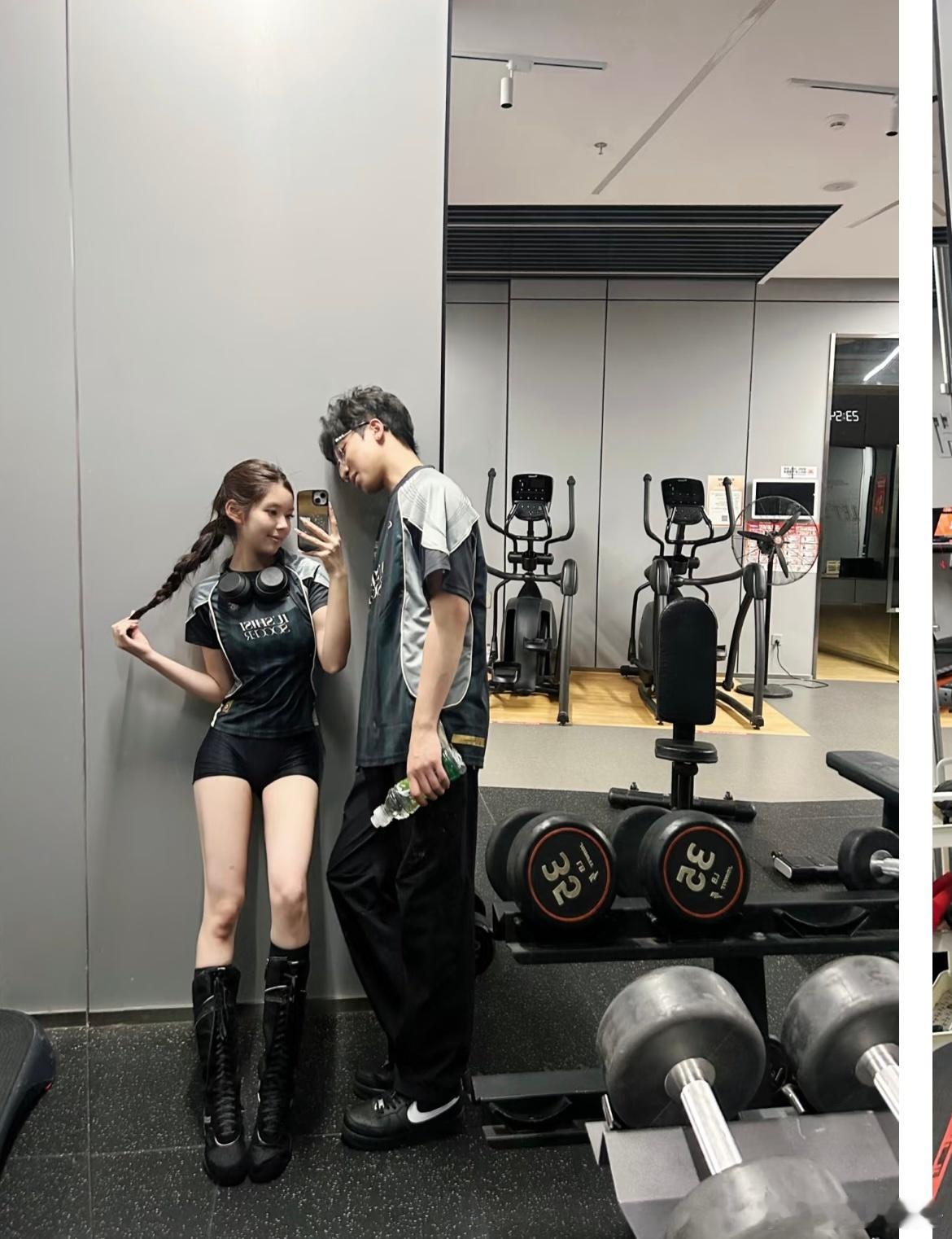 和男朋友去健身房的ootd​​​