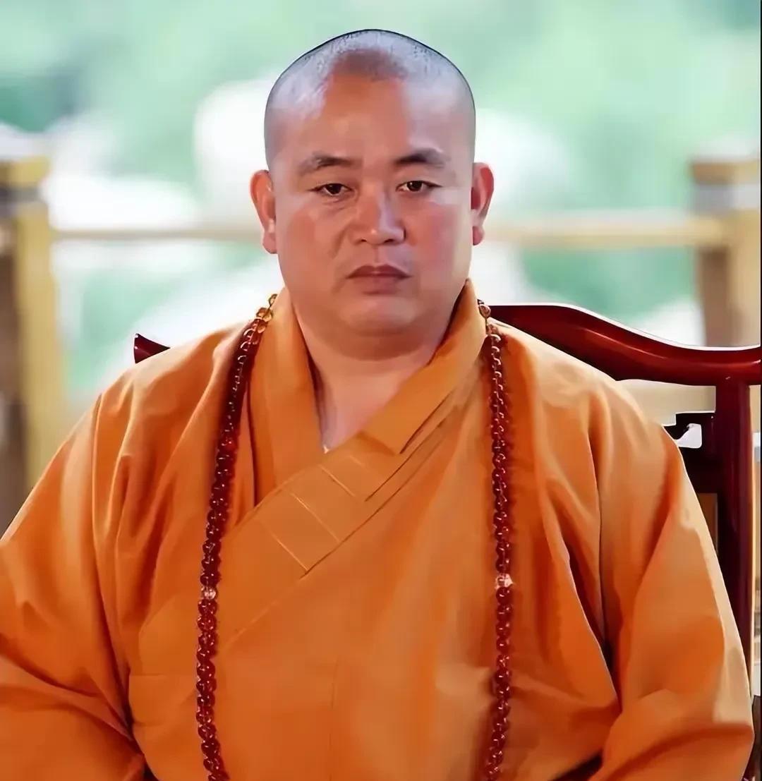 不是不报，只是时候未到。当一个和尚不再打坐念经，其实他就已经开始堕落了。当一个