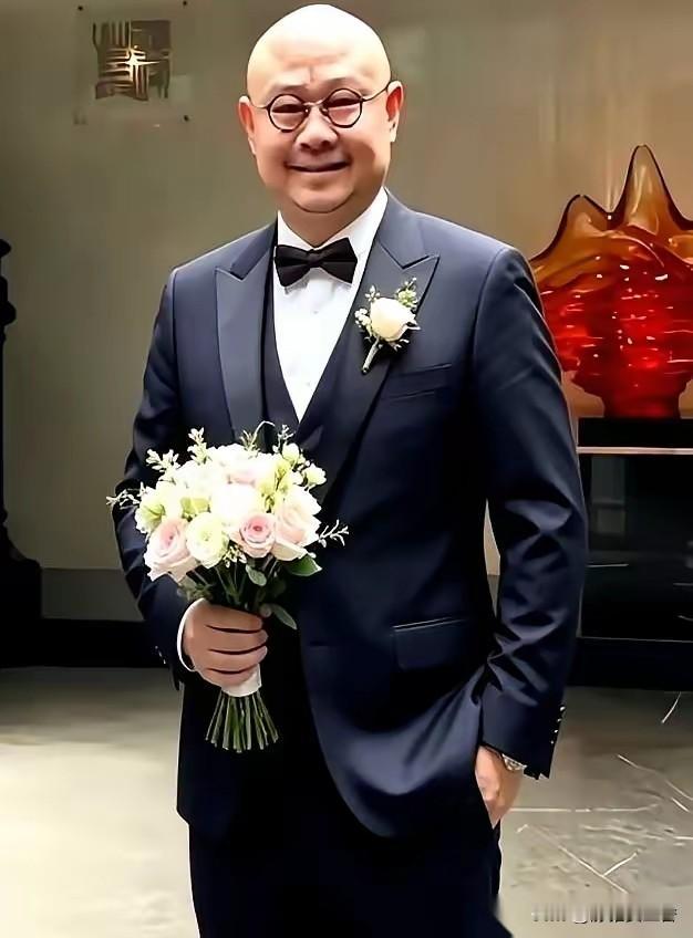 中国音乐家协会，官方的，发了一份“年度优秀歌曲”名单。一首一首听下来，很主流，
