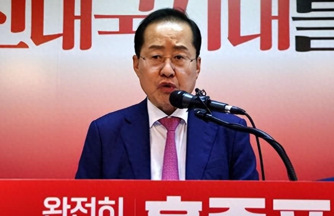 洪准杓表示：对韩国执政党失去信心，不得不与两次被弹劾的党分开