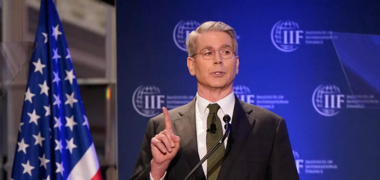 美国财长贝森特恶意污蔑和指责中方“阻止对印度出口关键矿产”。个人看法是，美国真