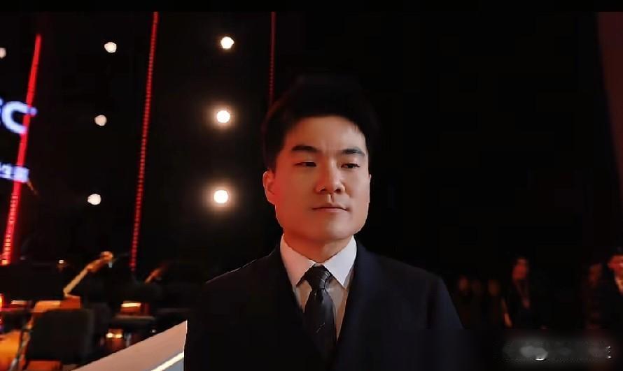 董宇辉不上春晚，反而赢了整个跨年档？他在西安办的乐享会，没流量却2800万人