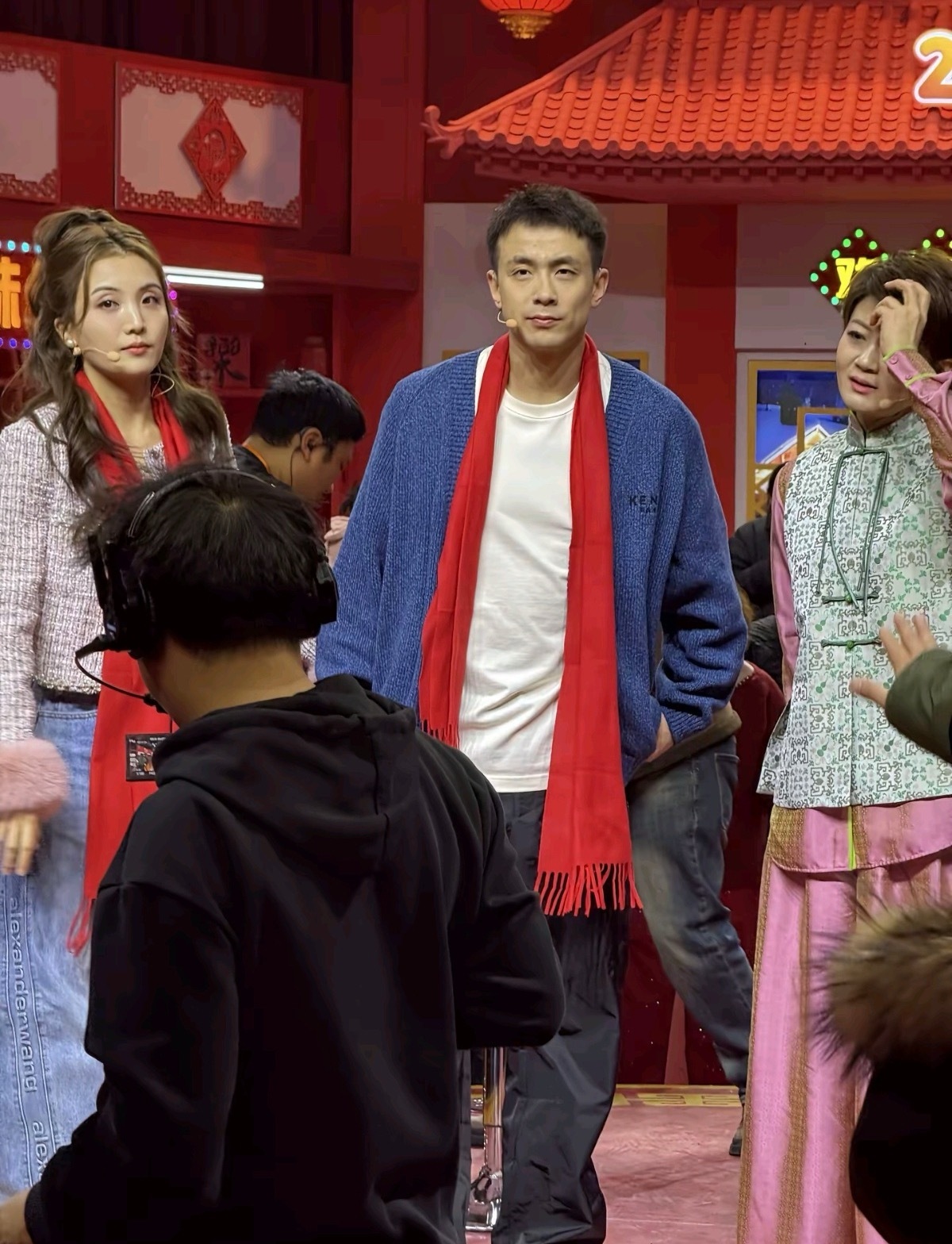 赵继伟继伟参加辽视春晚的节目录制辽宁男篮