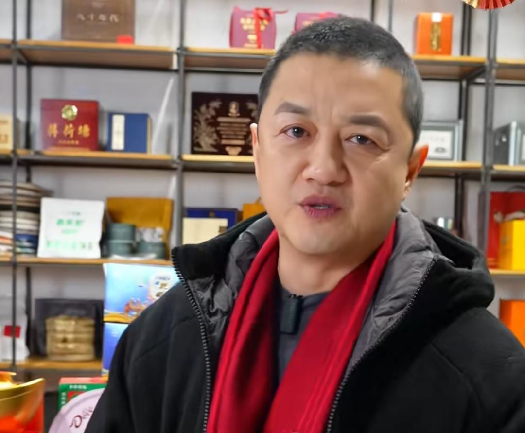 李亚鹏昨晚做完加场的直播后，宣布暂停直播，下一次直播的时间就要比较长的时间以后了