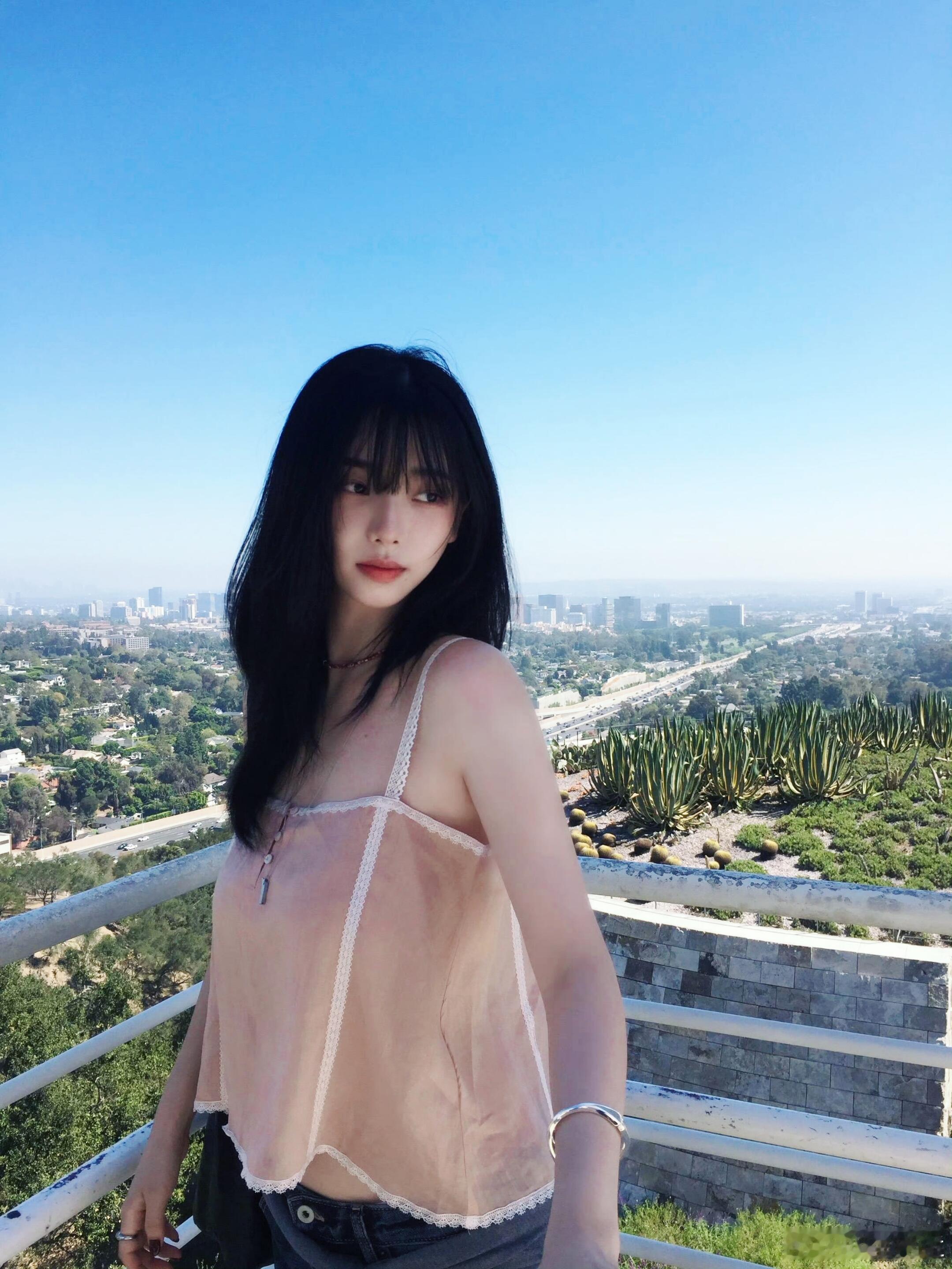 柳智敏ins更新，自由的风，最喜欢看女爱豆这种阳光的日常照☀️​​​