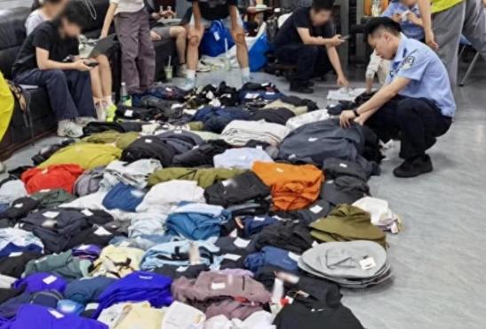 “胆子也太大了！”7月22日，南都N视频从广州警方获悉，广州多家运动品牌门店接连