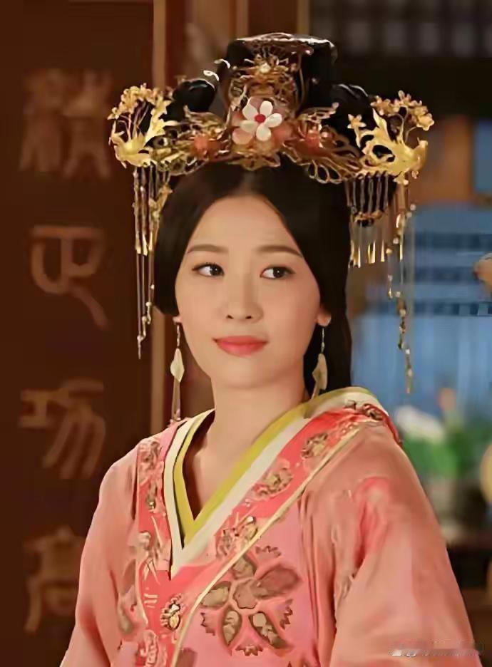 卫青三十二岁迎娶四十三岁三婚平阳公主，洞房当夜公主意欲服侍，大将军俯身叩拜直言：