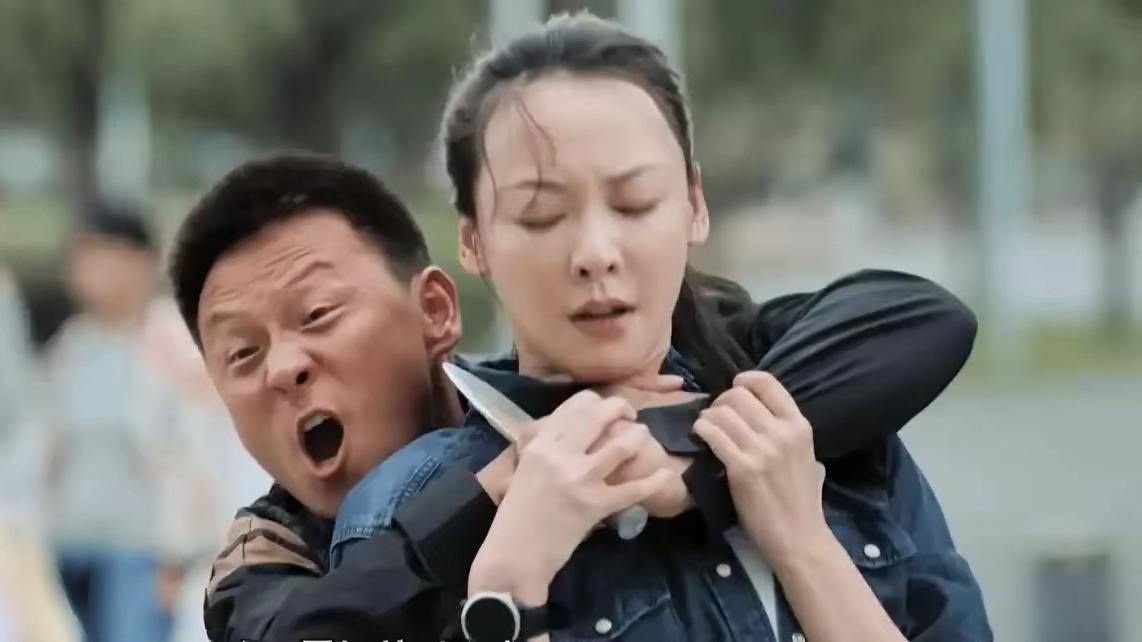 追剧《兵自风中来》郭子剑和梁虹，早已互生情愫，只是没有捅破那层窗户纸。现在突如其