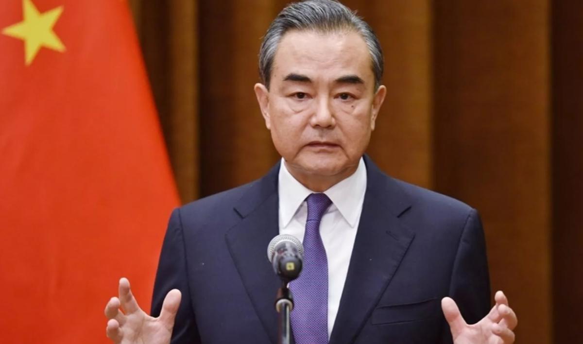 王毅外长太厉害了：中国官宣贵客来访，高市早苗和特朗普要气坏了！有王毅这种有经