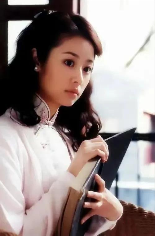 林心如和霍建华结婚以后，很多赵薇的粉丝到处贬低林心如，先是嘲笑林心如的紫薇是配角