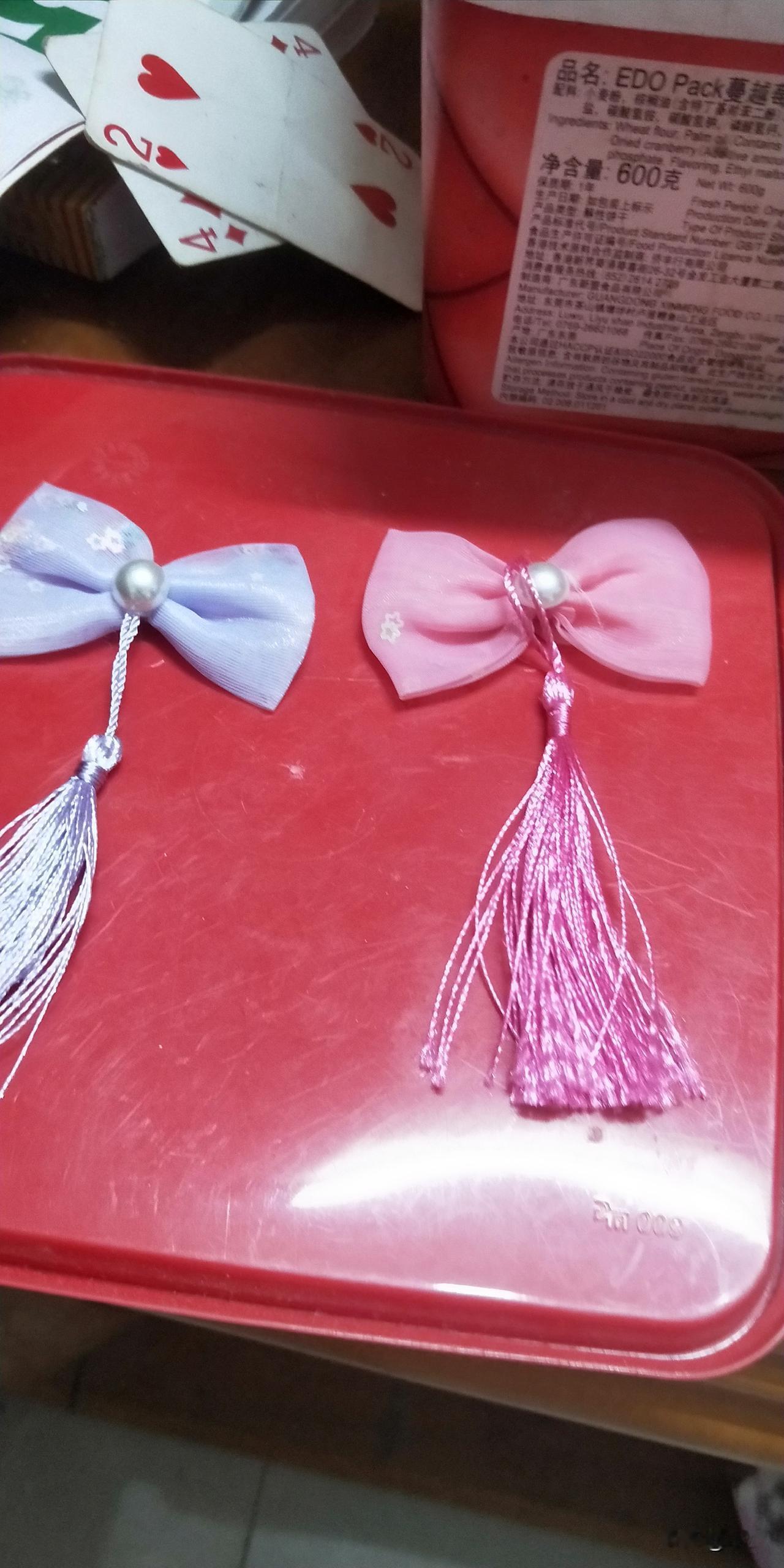 去穷人家随意，没有拘束感，在一起热热闹闹，去富人家有双眼睛盯着，拘拘谨谨。我