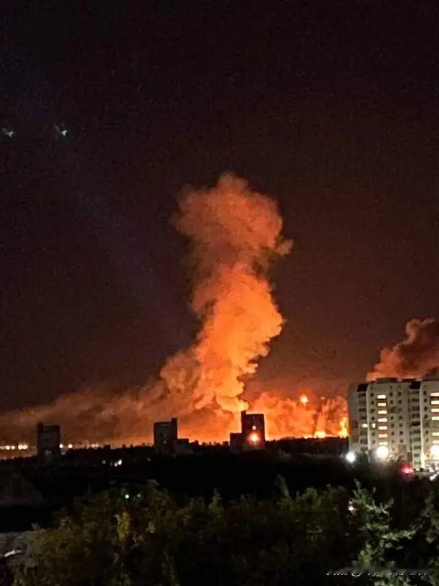 乌军袭击古比雪夫斯克化工厂，再袭塔甘罗格机场及无人机仓库！萨马拉州古比雪夫斯克化