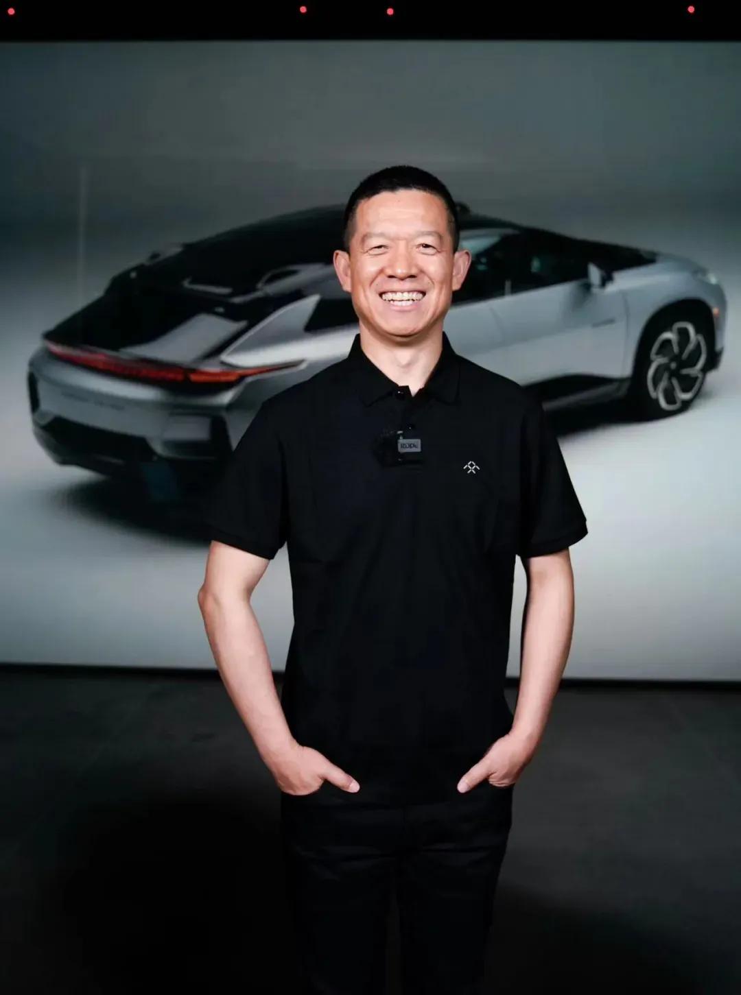 他靠假账登顶中国创业板首富，暴雷后不跑路不还钱，直接把债主逼成股东，造车11年交