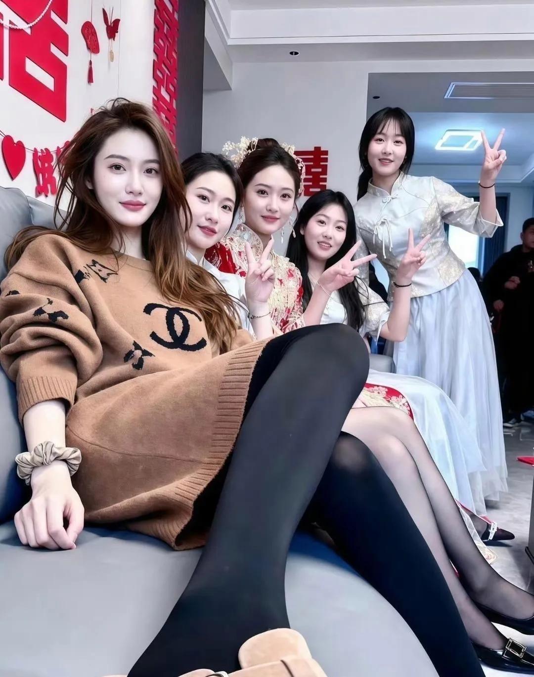 这四位漂亮的伴娘，你最喜欢哪一个？请说出你的选择！