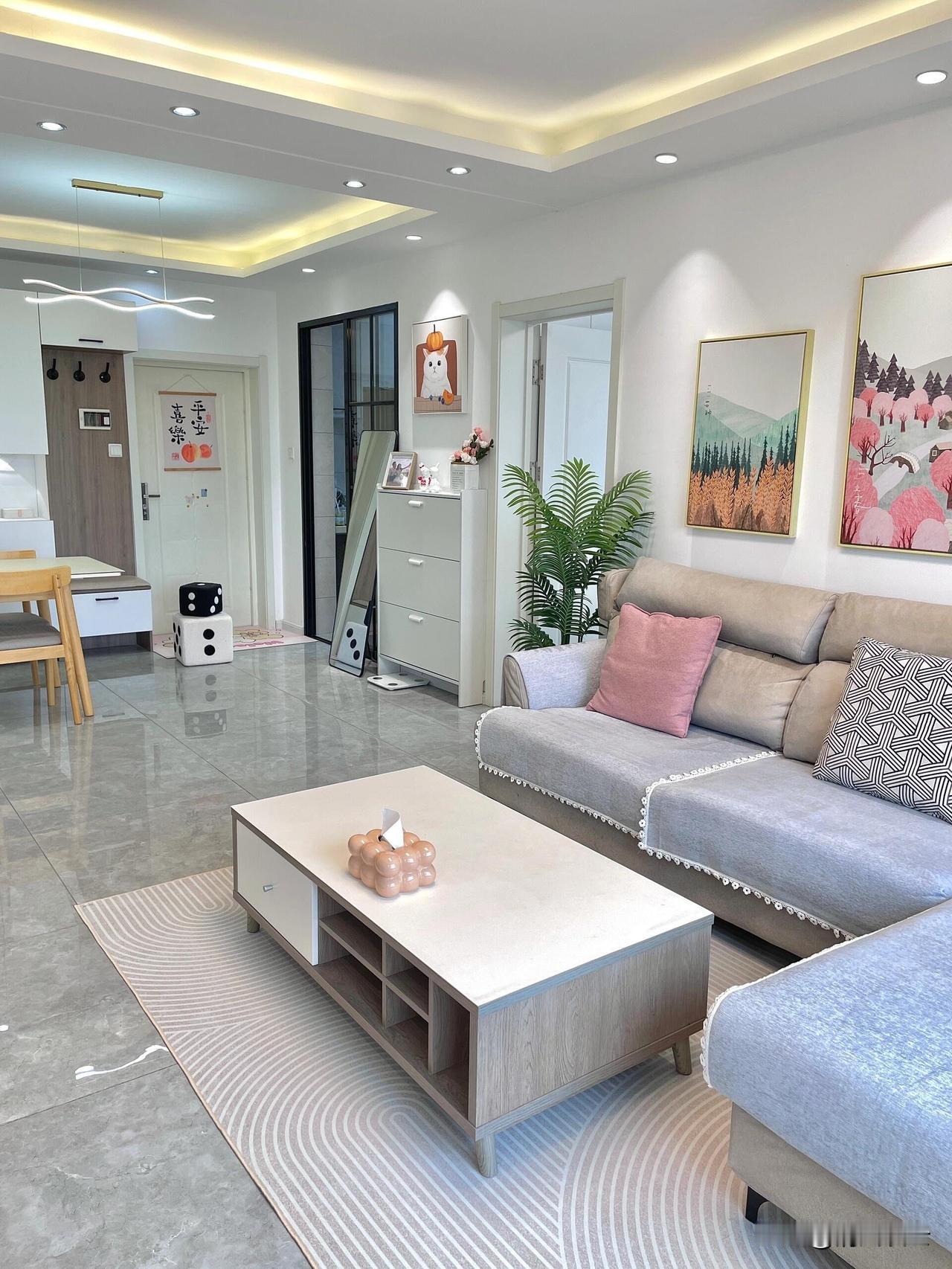 我从来没见过这么干净的人，她的家我以后再也不去了。这次去无锡出差，在等公交的时