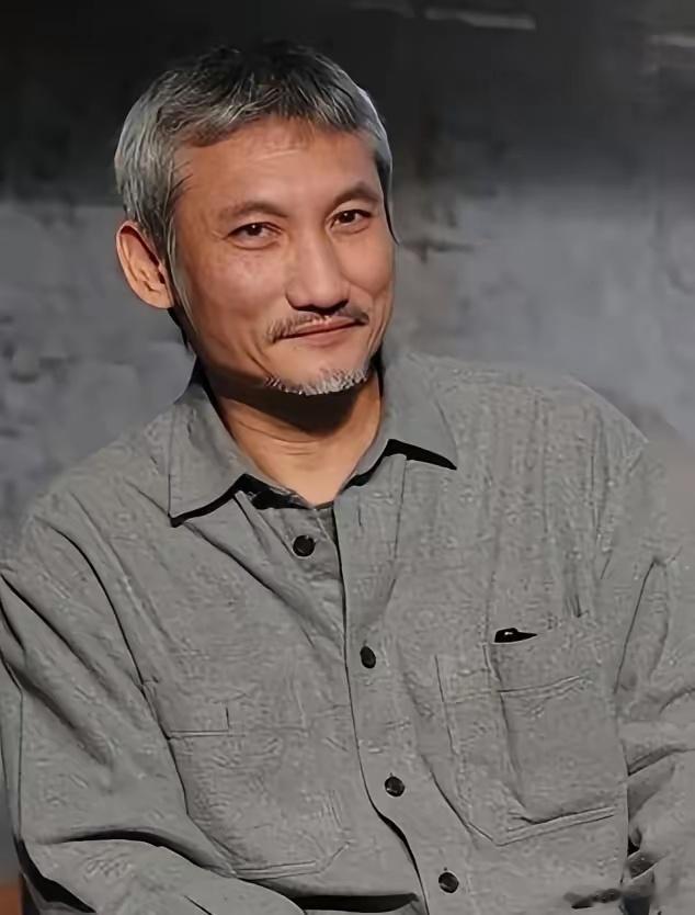 看见徐克最后在医院照顾施南生，越看越觉得不对劲，有没有一种可能，这还是一场算计，