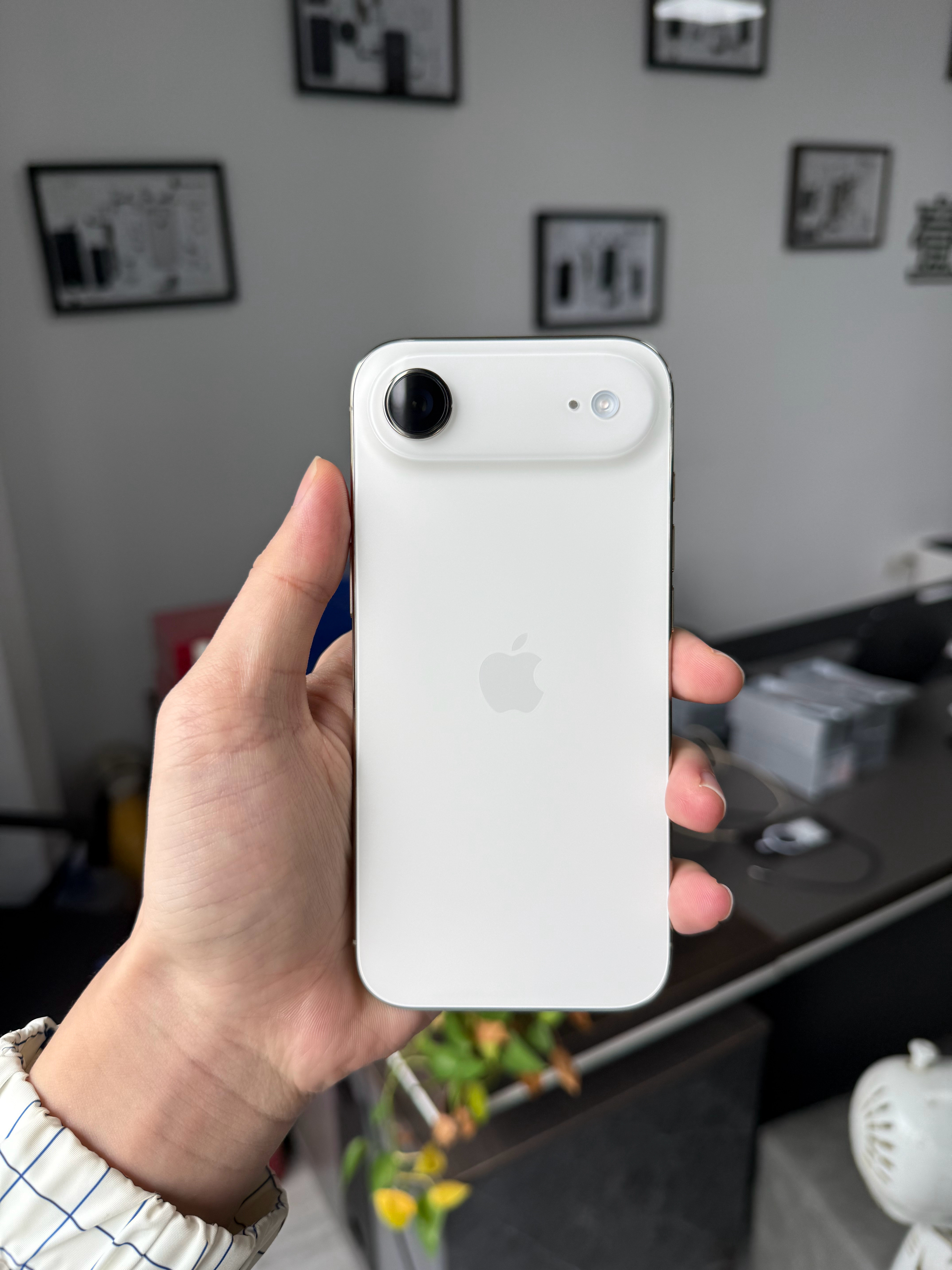 玩玩iPhoneAir，解放一下双手​​​