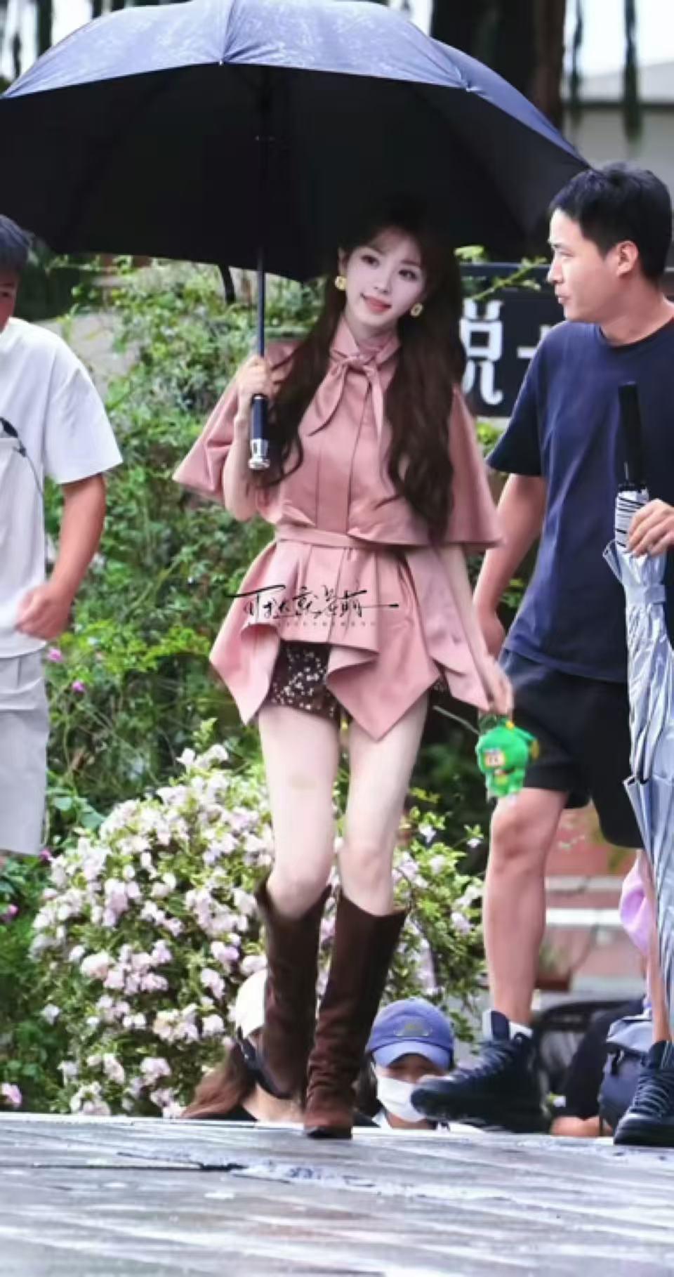 田曦薇一天两套造型田曦薇两套造型路透​田曦薇一天两套造型！！​​​