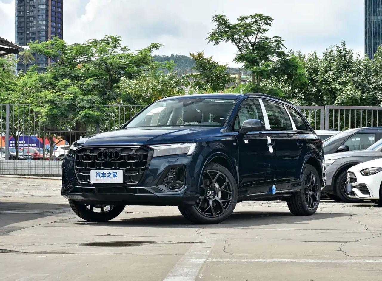 机械质感与实用主义的共鸣：2025款奥迪Q7核心特质解析作为始终关注德系豪华