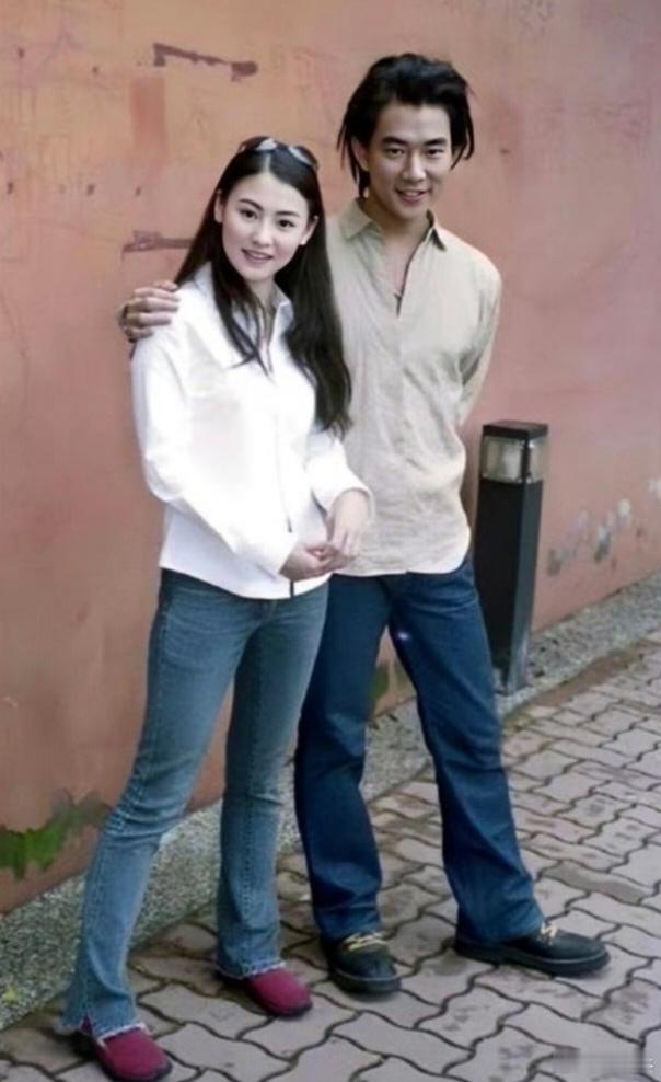 实话实说，年轻时的她俩，你觉得谁漂亮？