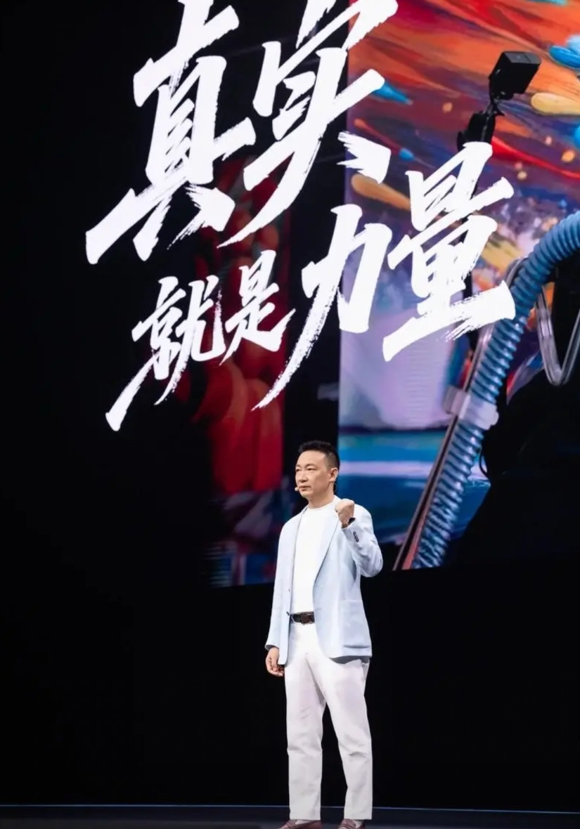 聊聊当下荣耀Magic8系列产品及品牌需要面对的现实问题。Magic系列出货量数