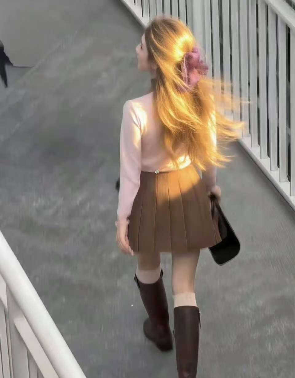 这几张背影真的鲨我芭比神女….💖​​​