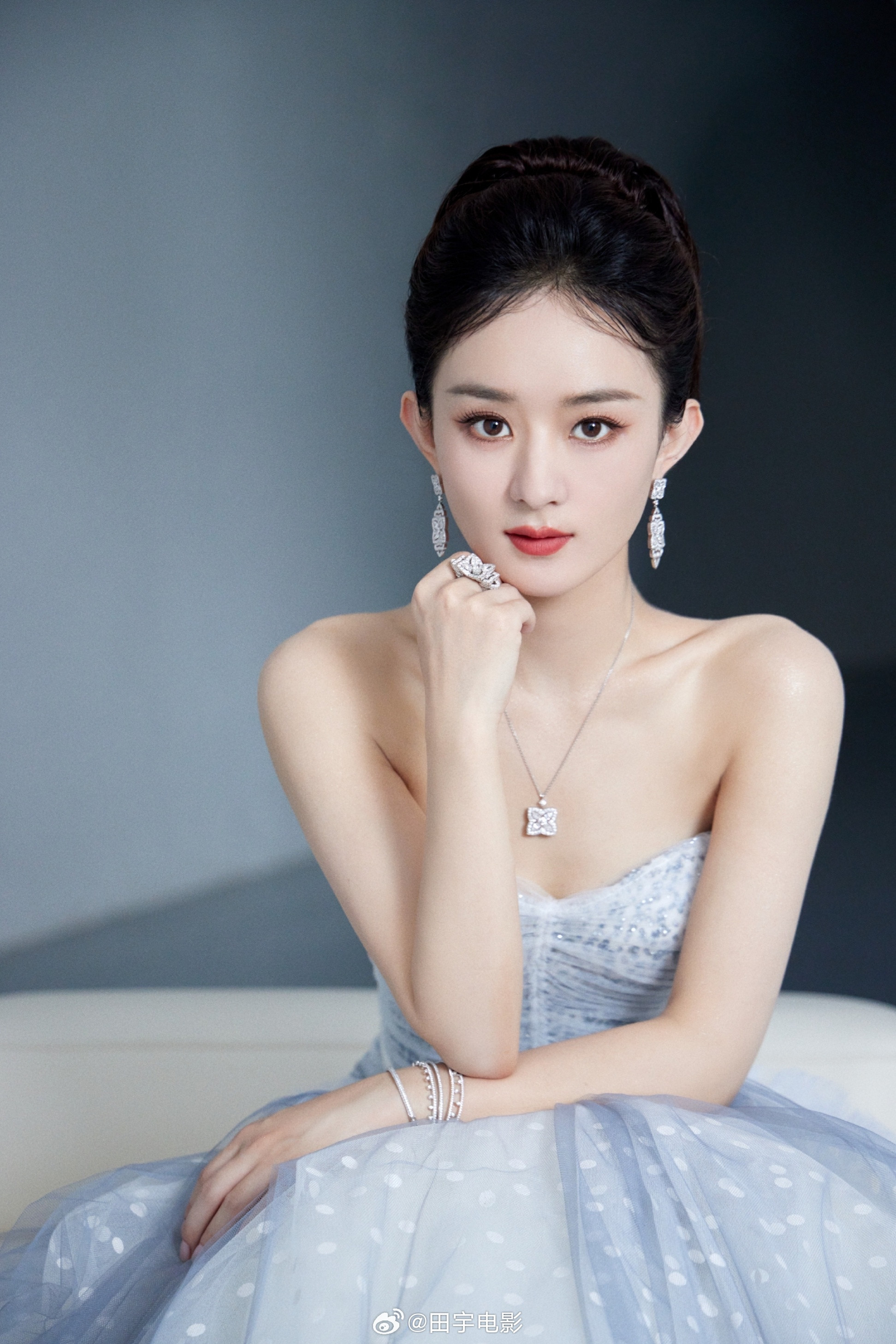 赵丽颖新恋情婚恋是艺人隐私，更何况像赵丽颖这种德艺双馨，流量与口碑兼具的女演员。