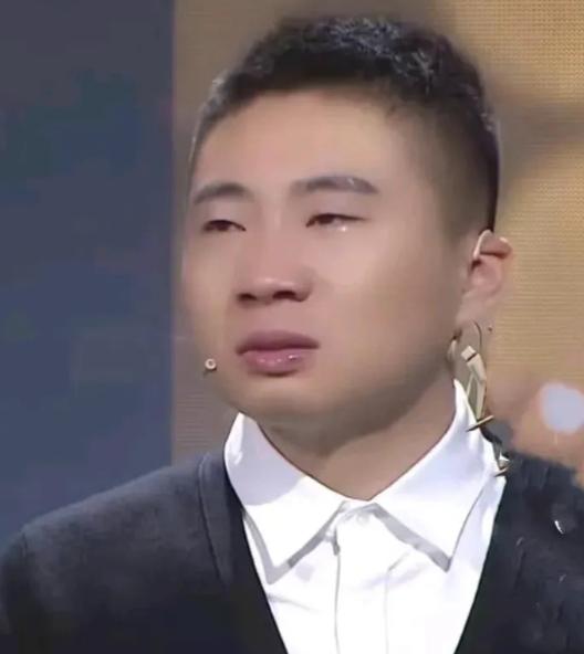 江苏高二男孩，爸爸去世、妈妈改嫁、奶奶病逝，男孩竟自暴自弃，荒废学业。谁知，20