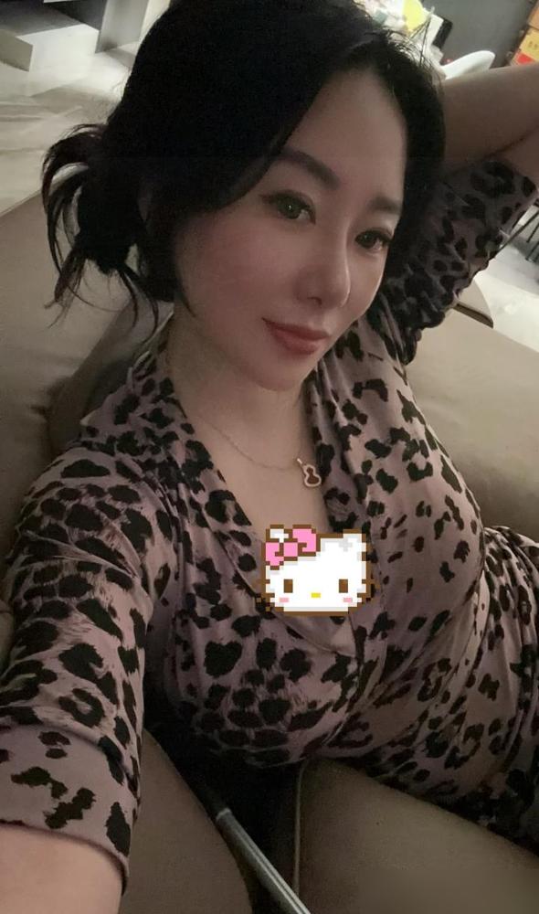 说出来有点难以启齿，我老公今年40岁了，但是每天还是改不了，下班回家第一件事