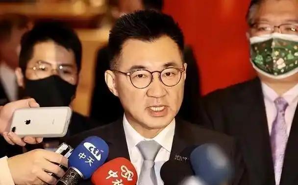 清算开始了？针对江启臣对两岸政策的公然挑衅，郑丽文拿着“保留台中市长提名权”这根