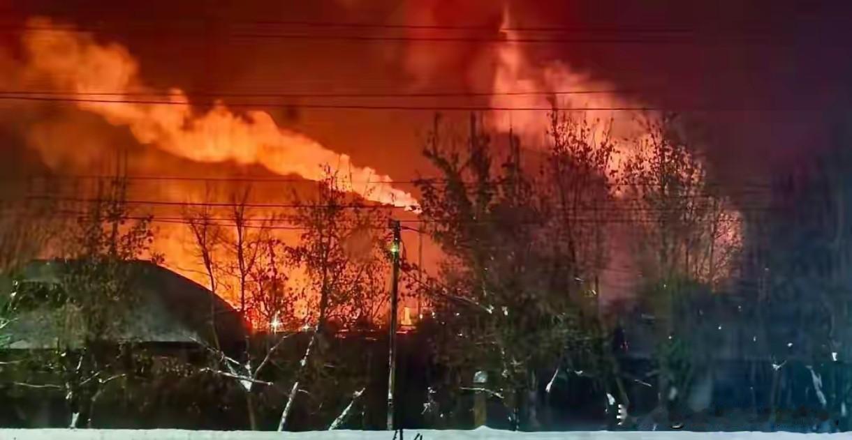 莫斯科遭受重大羞辱，俄罗斯洲际弹道导弹工厂被乌克兰火烈鸟炸毁。这次被炸的沃特