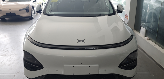 25款小鹏g6吐槽用车不到两个月，整体感觉还不错。个人想吐槽的点有几个：1、