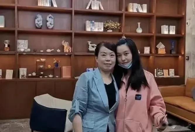 我之前看过一篇报道，姚策生病以及病前买房、结婚、创业失败都花了父母不少钱，如果