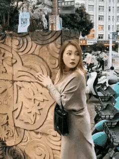 上当了！上当了！上当了！真是没有免费的午餐啊！谁知道女人的手机哪里去了？