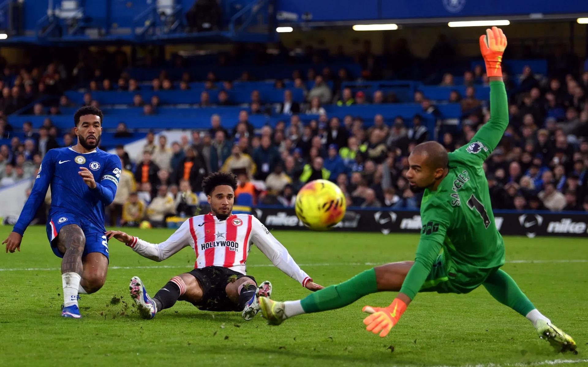 切尔西2比0布伦特福德比分都是2-0，曼联是完虐曼城，但切尔西仿佛了偷走了一场