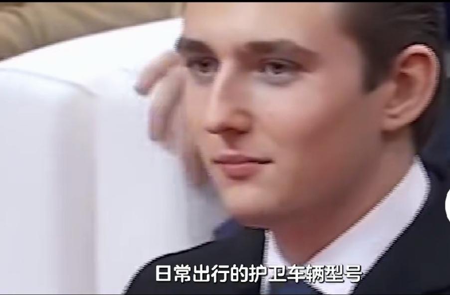 20岁的男孩巴伦可惜了，长得这么俊朗，一张生动的脸，美目顾盼，1米90，高大帅气