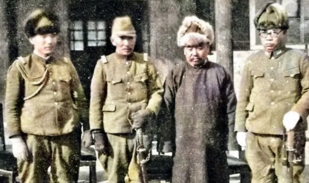 “花姑娘，我的要……”1942年，地主杨大山大摆宴席，只为犒劳讨好前来扫荡的日本