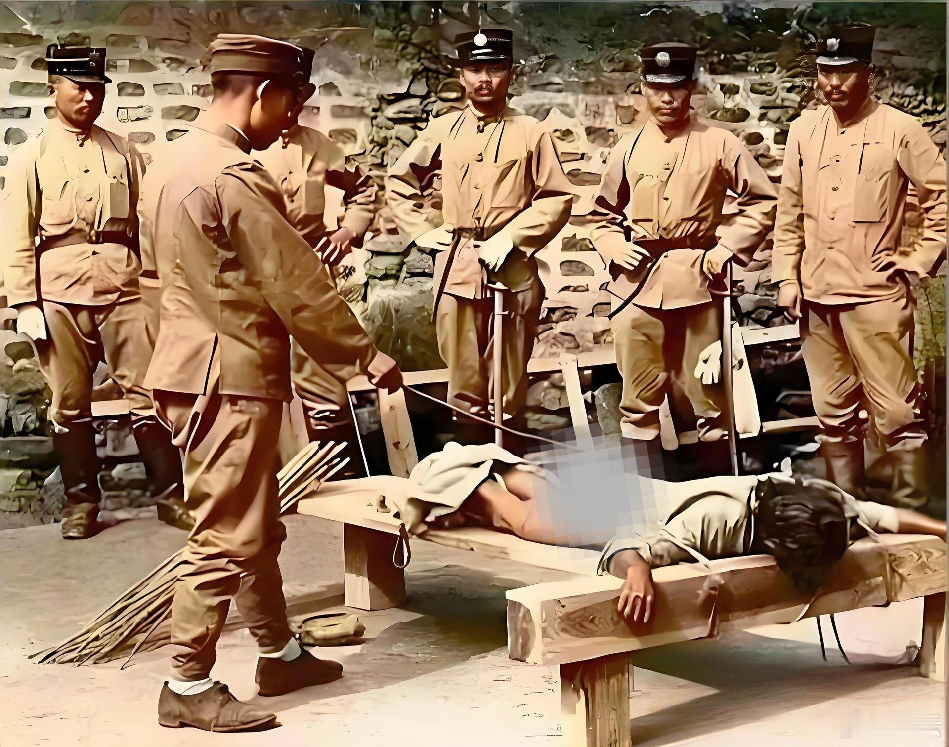 1934年沈阳监狱的这张照片，是日寇践踏人性的铁证。照片中的无名女英雄，面对残酷