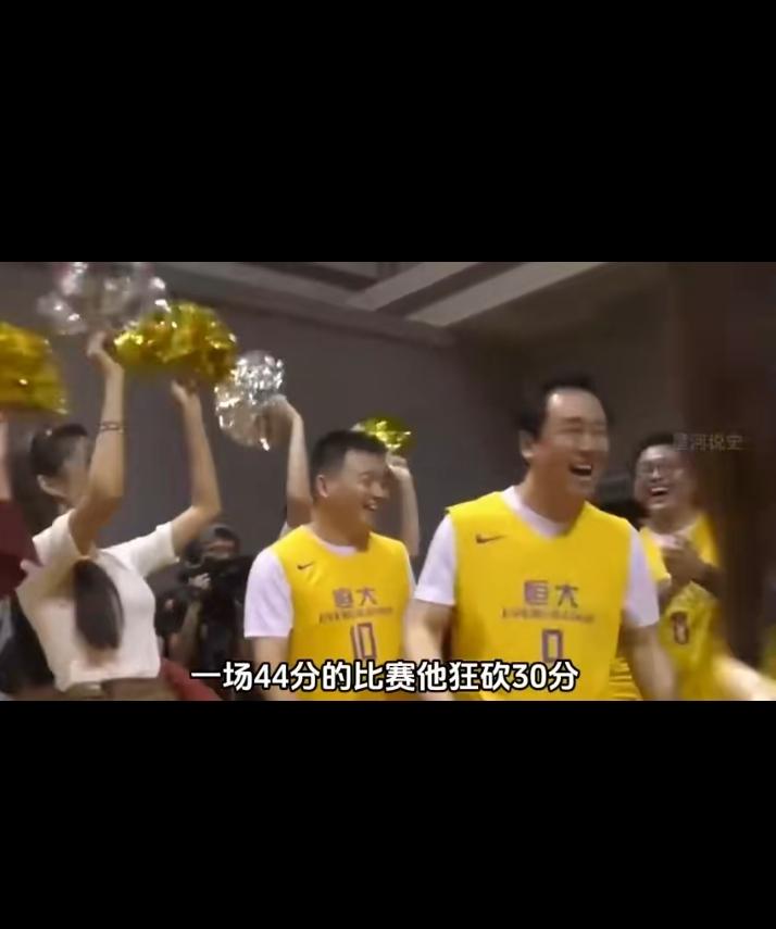 我们单位是一个国企的下属单位，有一千多员工。昨天我们单位举办职工乒乓球比赛，进四