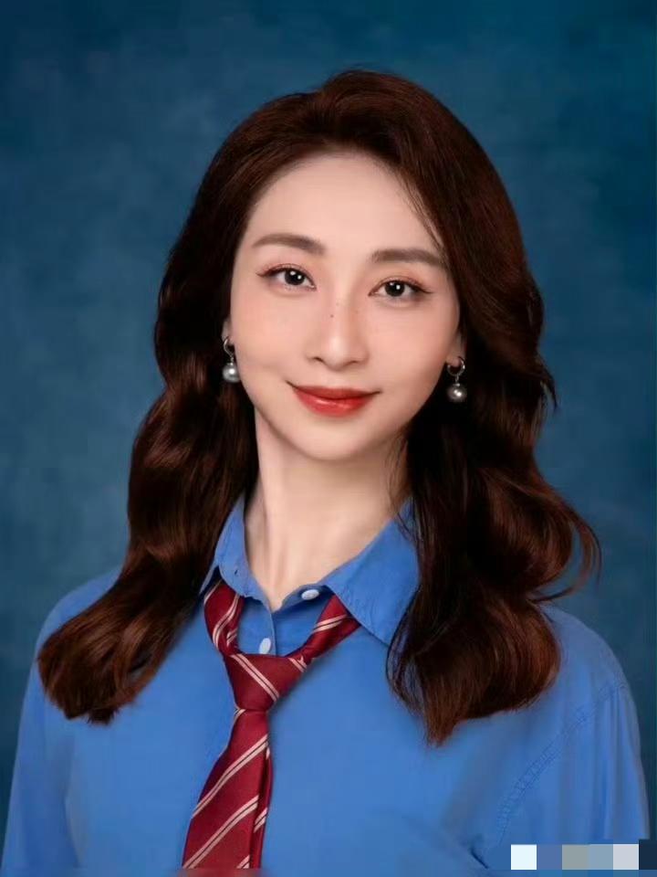 美女教师裴轶只怕要哭晕在厕所了，自己太高调，行为太乖张，把985大学的教职给弄丢
