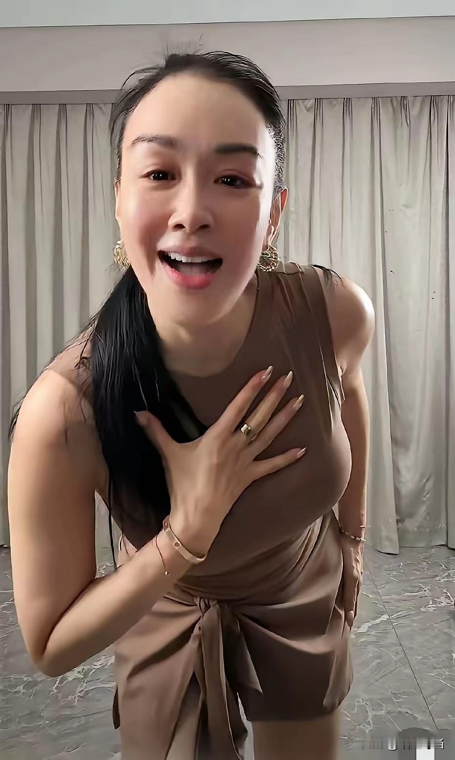 钟丽缇为什么与张伦硕结婚？明明自己有钱有颜，有三个漂亮能干的女儿，55岁已经到了
