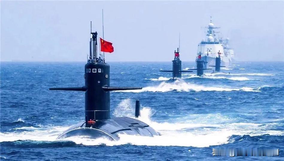 震撼！解放军潜艇部队集群亮相2025年12月，解放军潜艇部队集群航行画面曝光