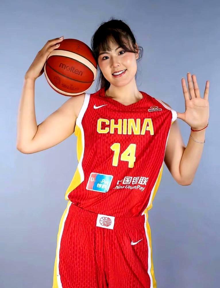 李月汝这合同，真没保障。上赛季在达拉斯飞翼队打得风生水起，单场砍过20分