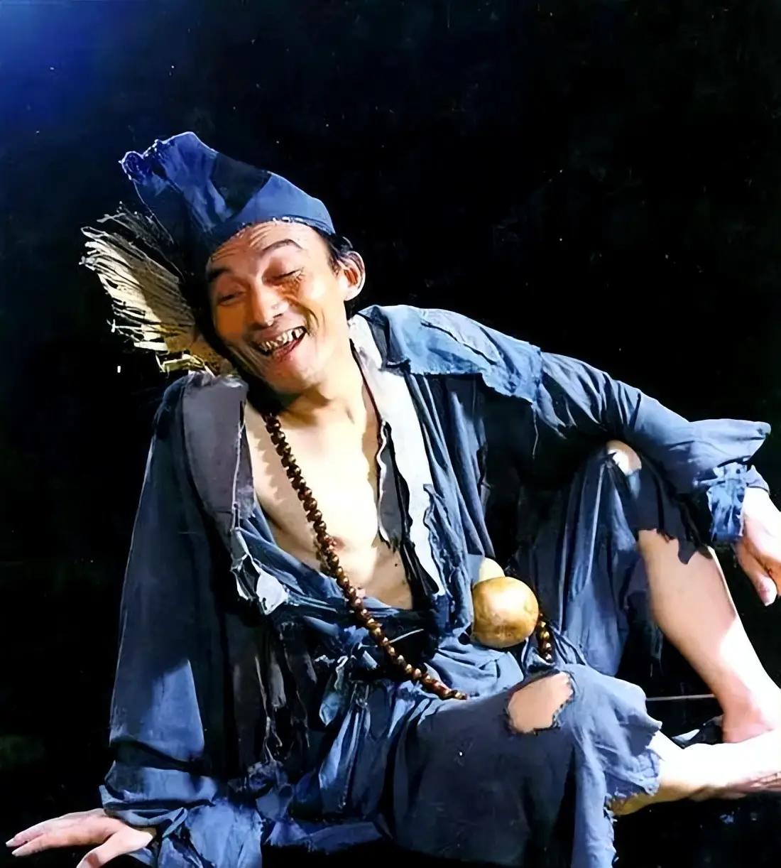 酒肉穿肠过，佛祖心中留！世间再无"济公”，游本昌带走了几代人的青春，他的一生比剧