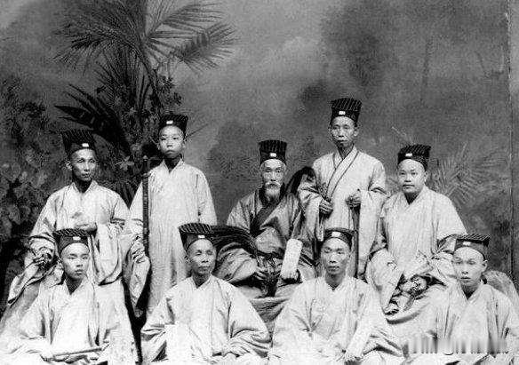 公元1731年，雍正身体每况愈下，久治无果。谁知，一个叫贾士芳的道士，被召进宫后
