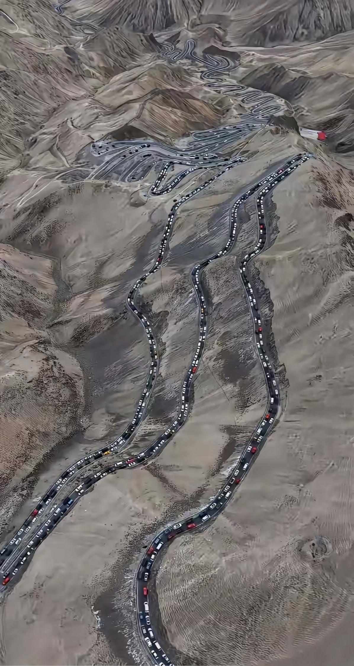 排这么长为了啥啊[捂脸哭]你们都这么闲吗？